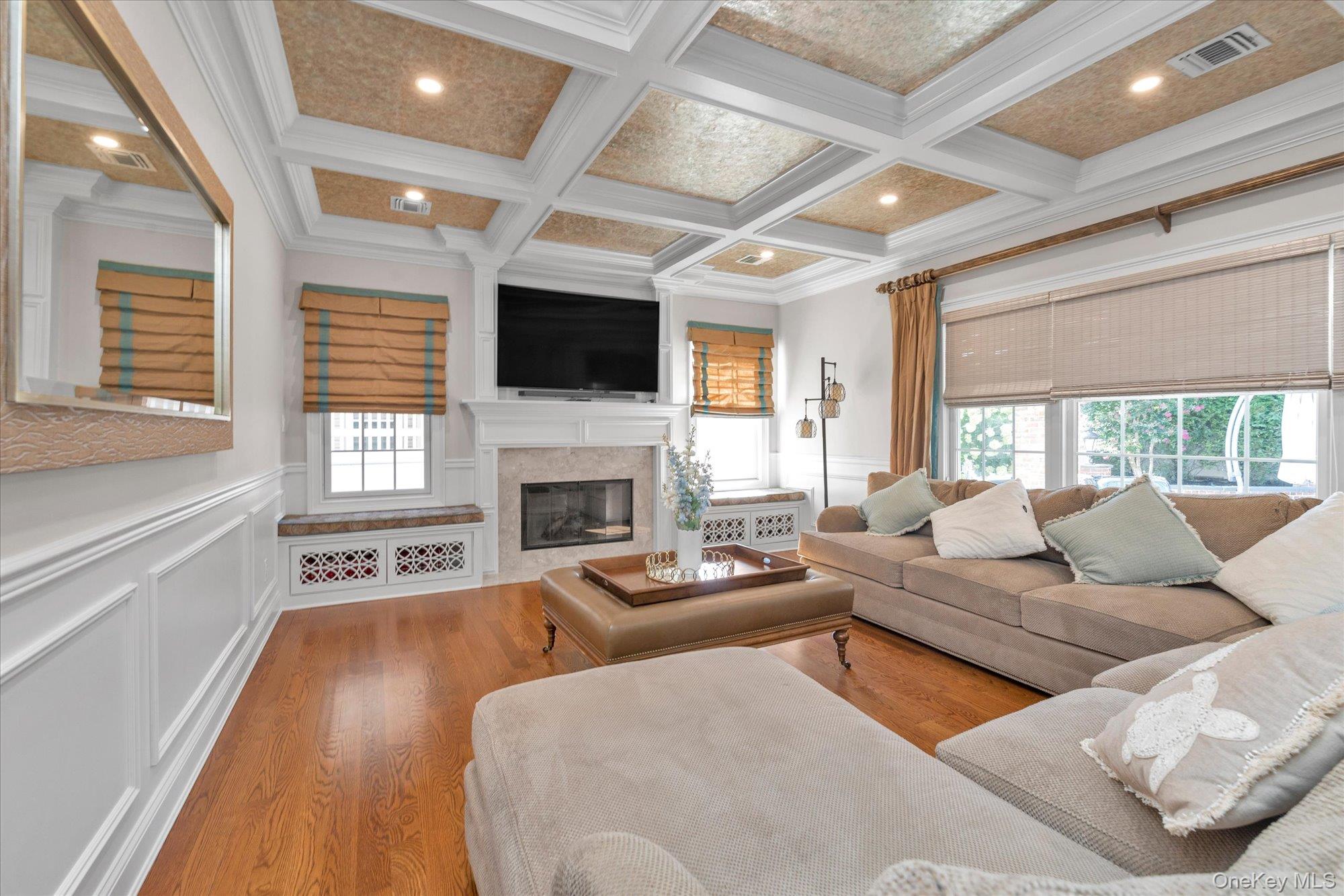 #5 photo, 3418 Silverton Avenue, ナッソー郡 Wantagh , NY 11793