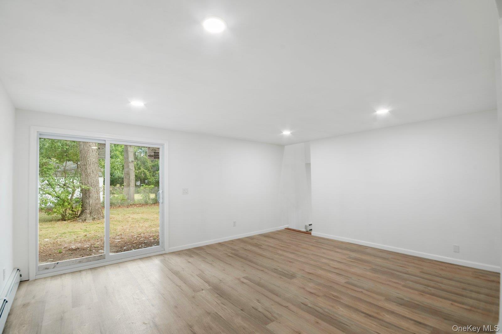 #8 photo, 461 Avondale Drive, サフォーク郡 Shirley , NY 11967