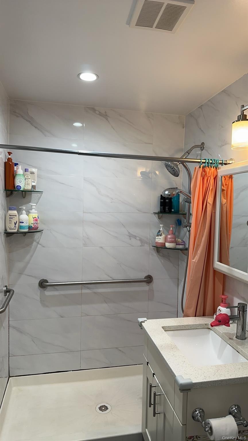 #6 photo, 4240 Bowne Street, Flushing , NY 11355