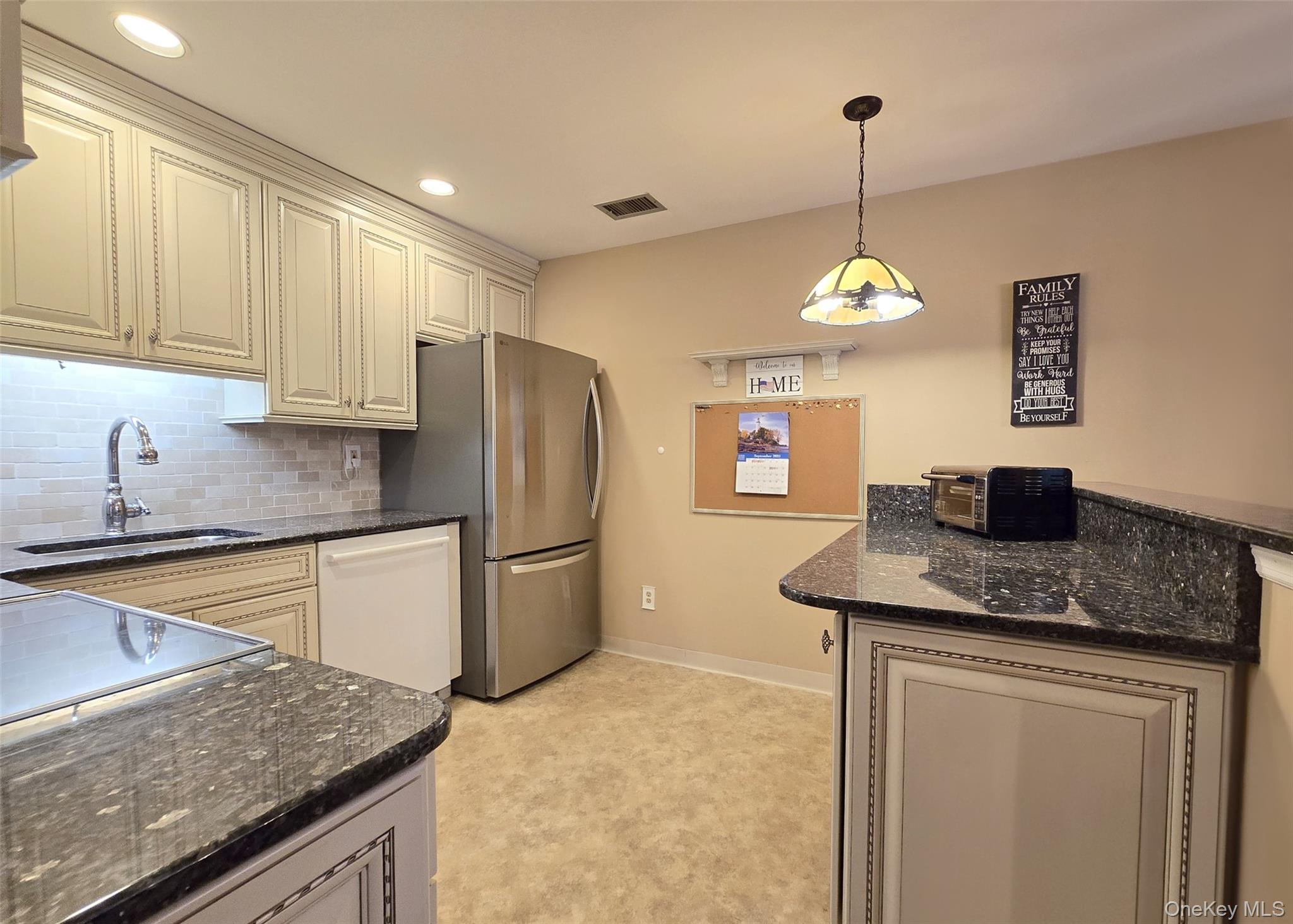 #5 photo, 837 Skyline Drive, サフォーク郡 Coram , NY 11727