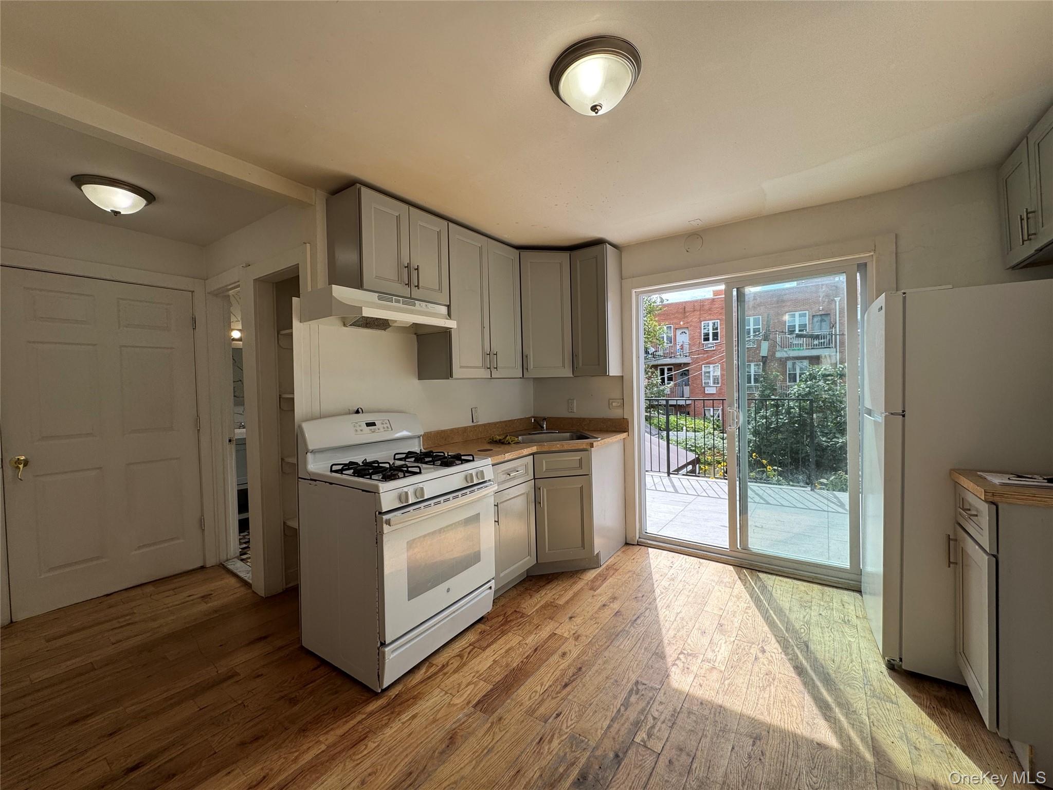 #1 photo, 108-42 51st Avenue, クイーンズ区 Corona , NY 11368