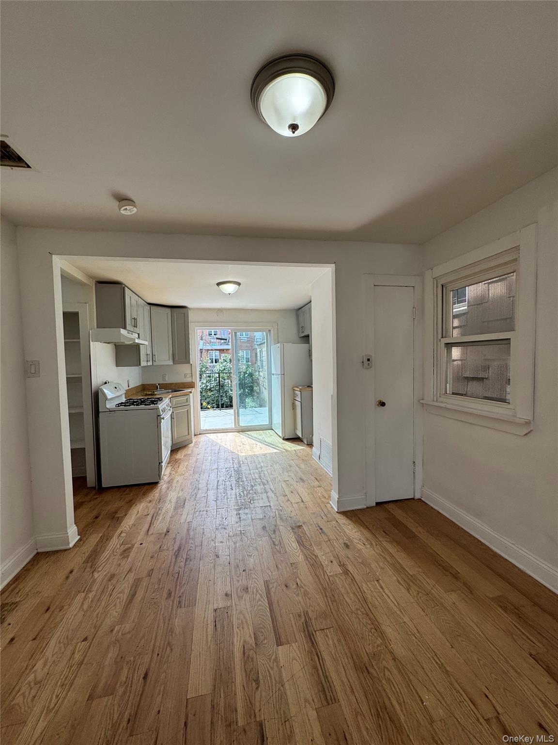 #2 photo, 108-42 51st Avenue, クイーンズ区 Corona , NY 11368