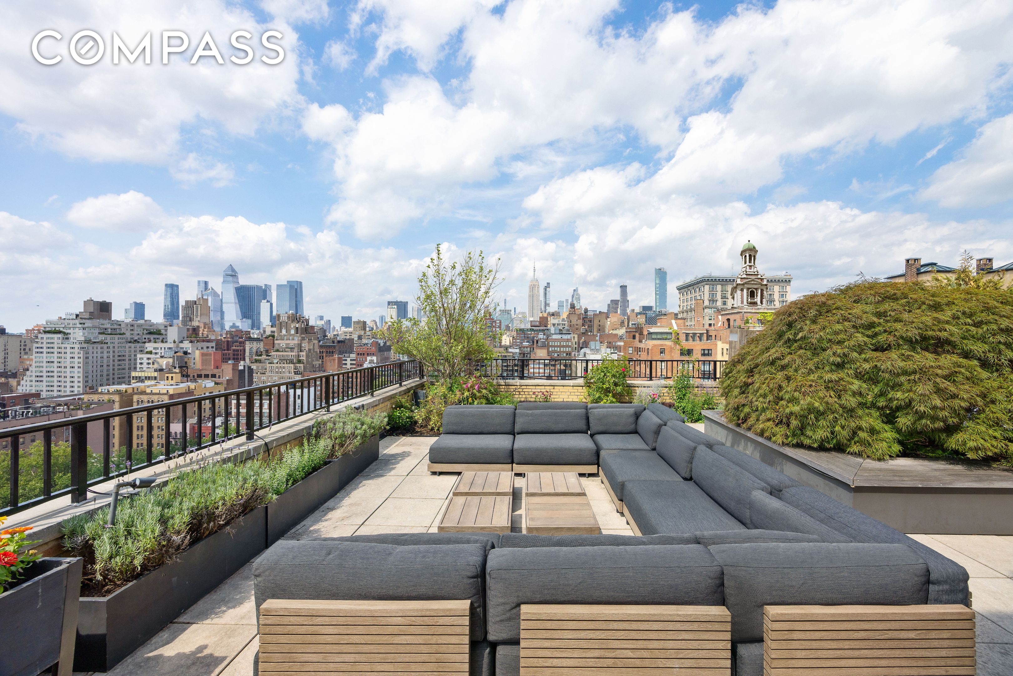 #1 photo, 24 5th Avenue, मैनहटन Greenwich Village , NY 10011