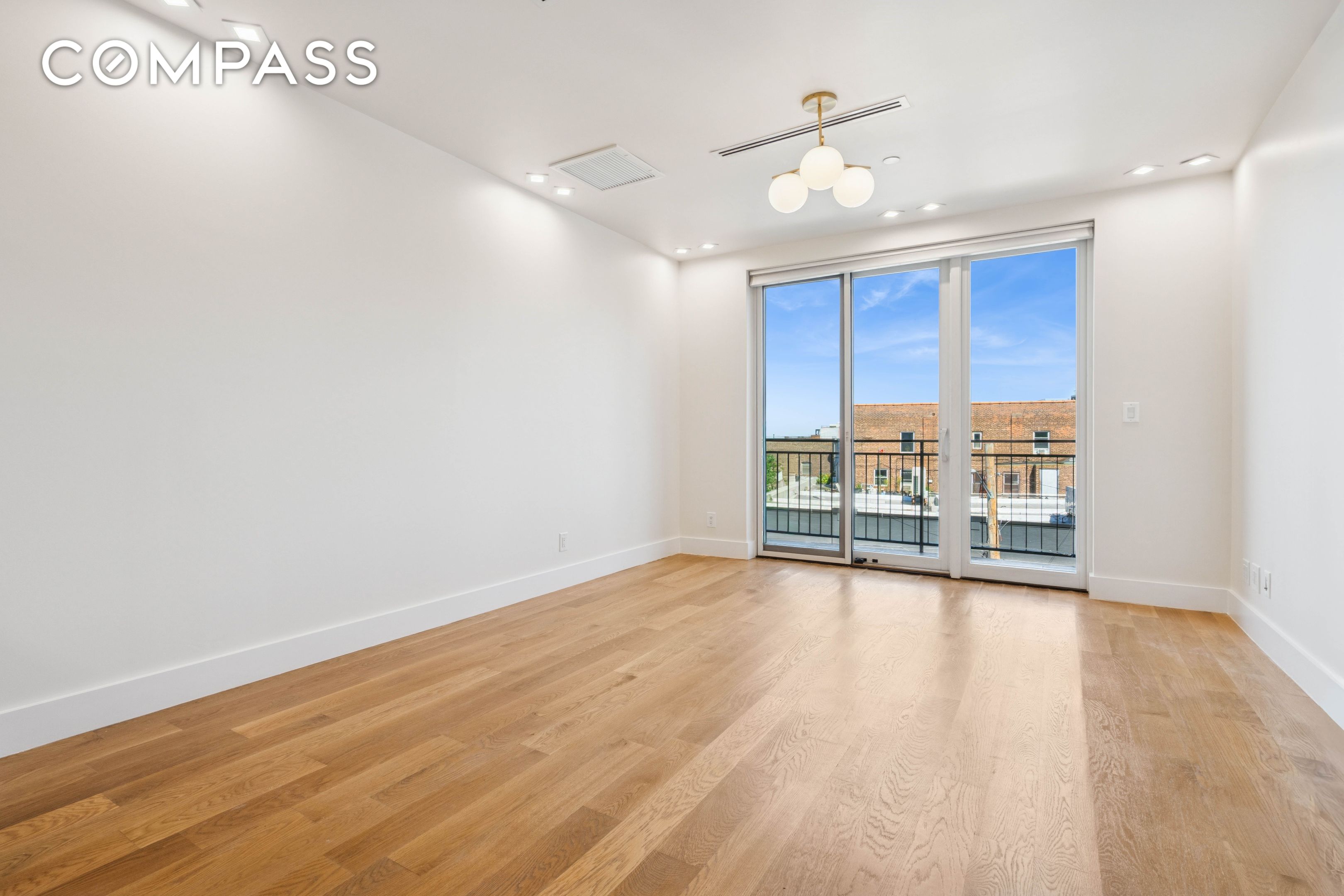 #1 photo, 77 Kingsland Avenue, Williamsburg , NY 11211