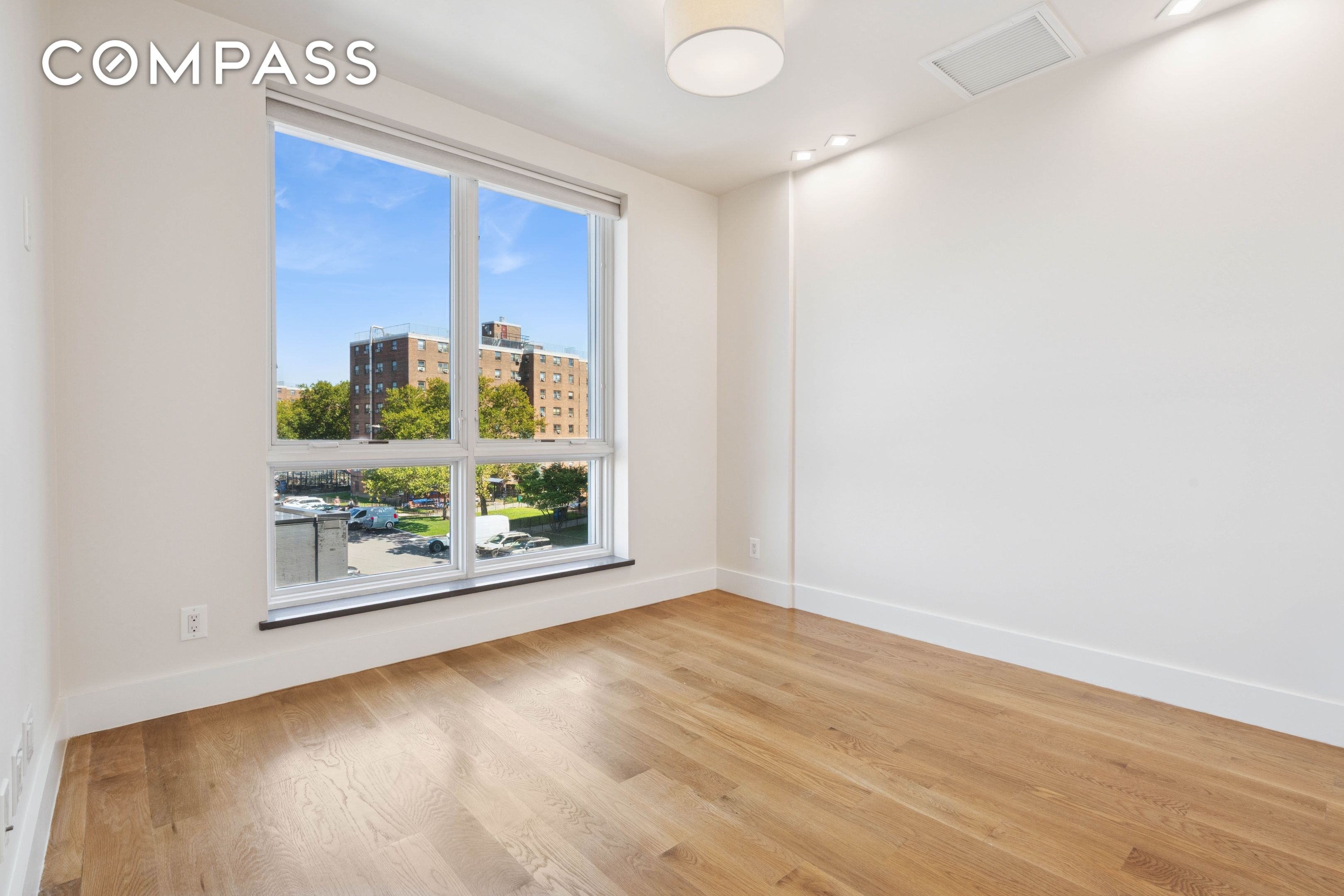 #7 photo, 77 Kingsland Avenue, Williamsburg , NY 11211