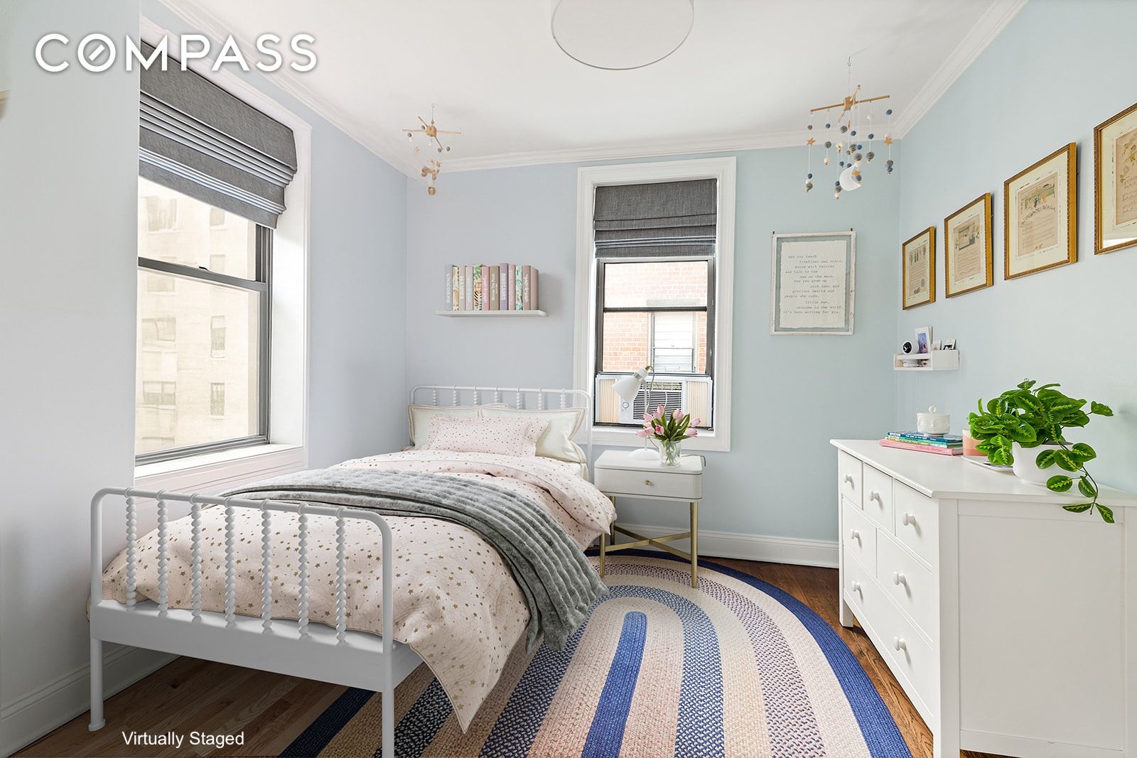 #8 photo, 30 E 9th Street, マンハッタン Greenwich Village , NY 10003