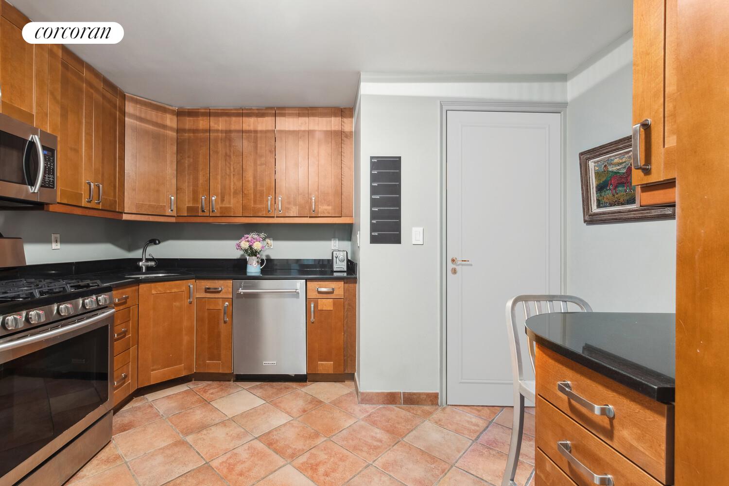 #14 photo, 12 W 72ND Street, マンハッタン Lincoln Square , NY 10023