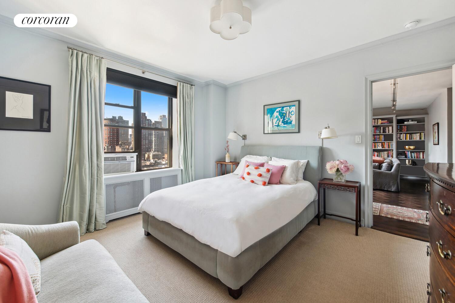 #8 photo, 12 W 72ND Street, マンハッタン Lincoln Square , NY 10023