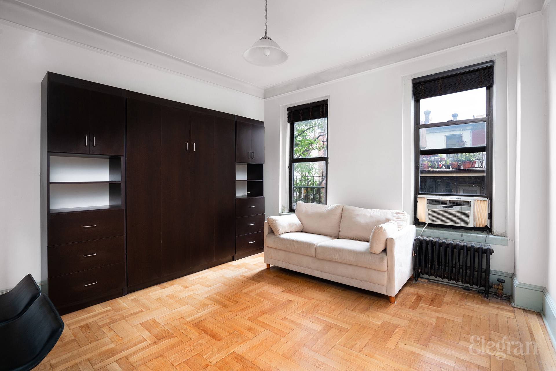 #1 photo, 317 E 18th Street, मैनहटन Gramercy Park , NY 10003-2769