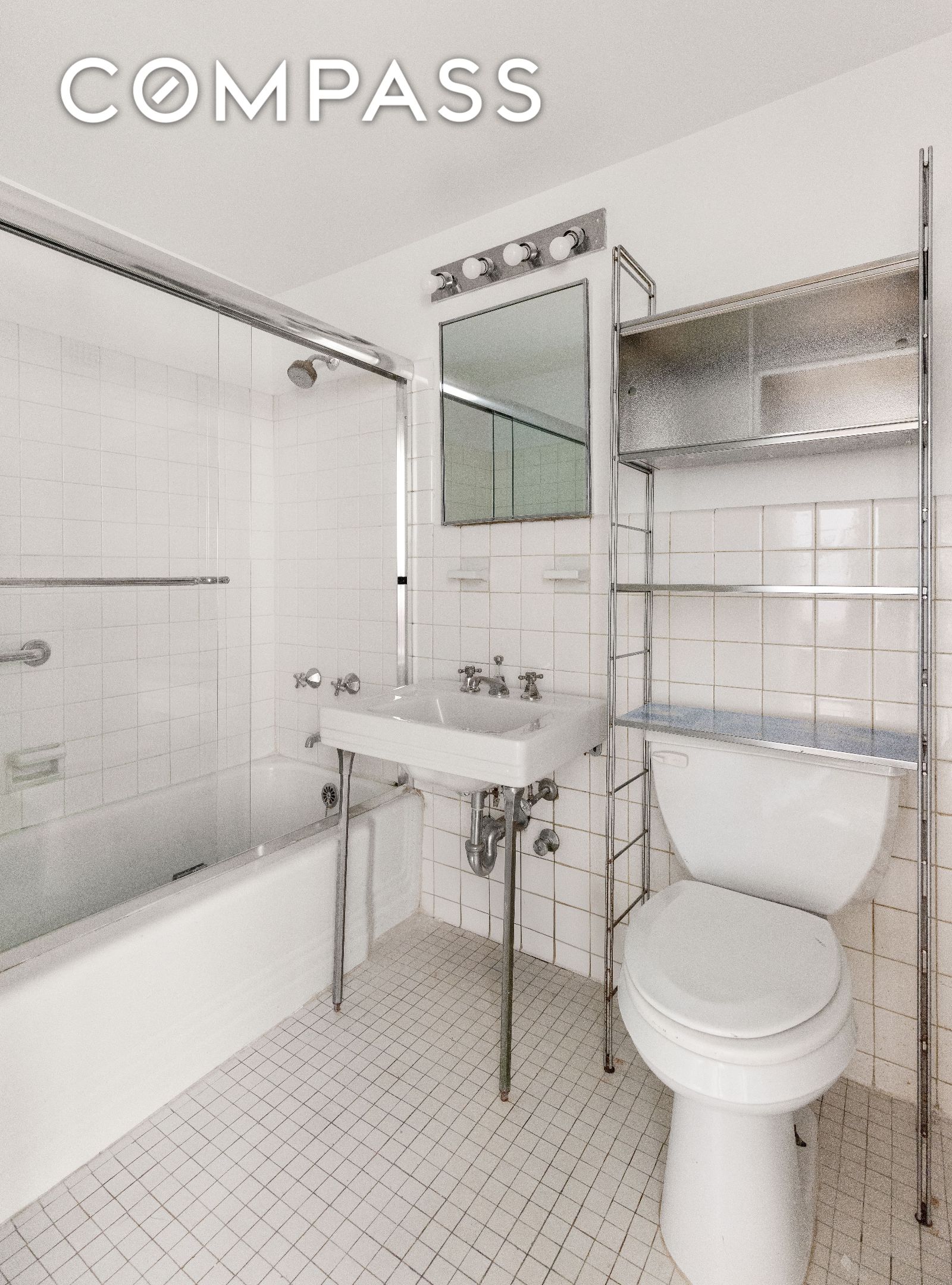 #9 photo, 11 5th Avenue, マンハッタン Greenwich Village , NY 10003