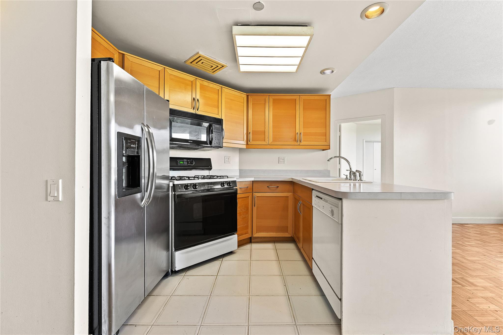 #11 photo, 50 E Hartsdale Avenue, Hartsdale , NY 10530