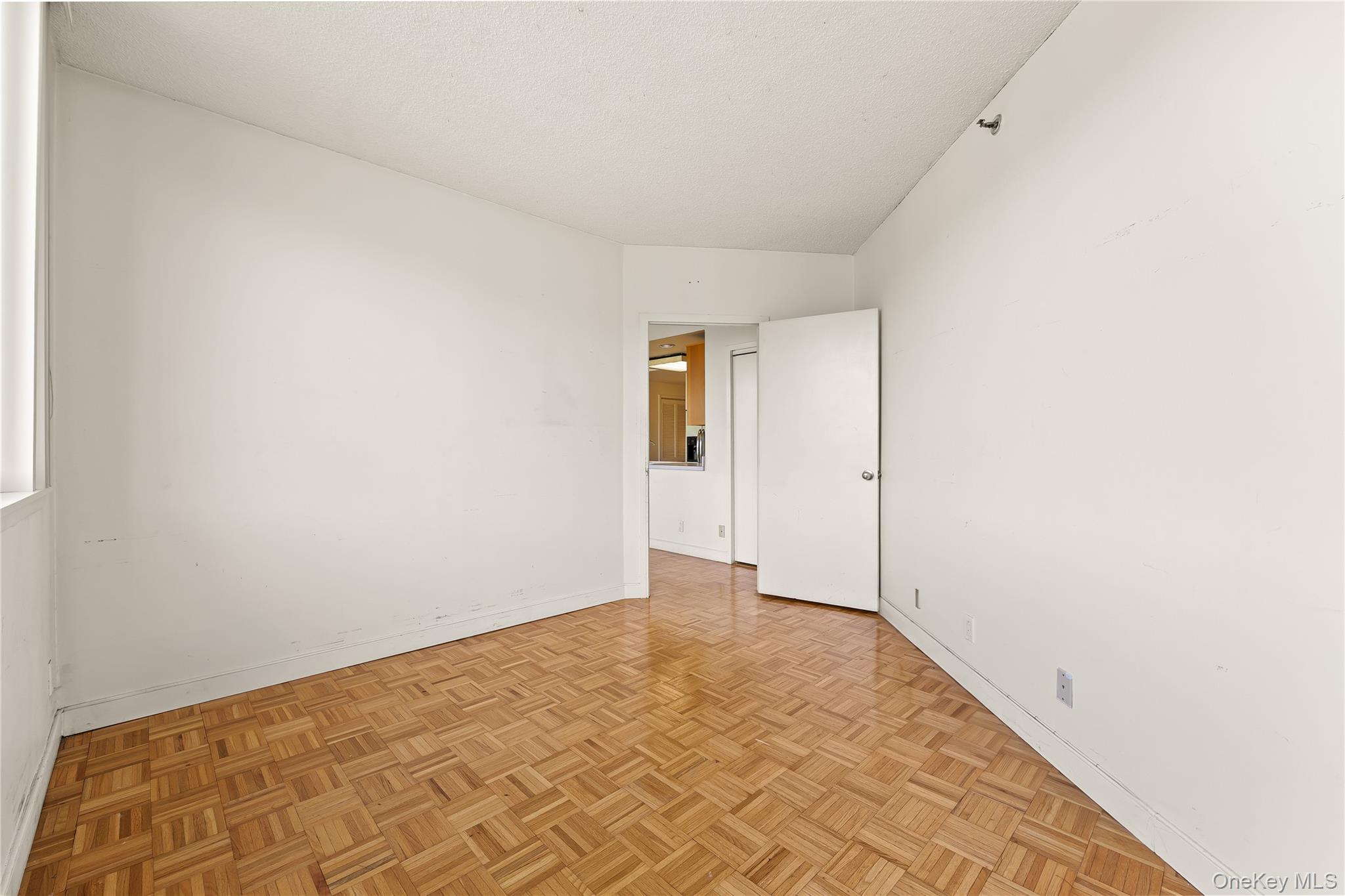 #18 photo, 50 E Hartsdale Avenue, Hartsdale , NY 10530