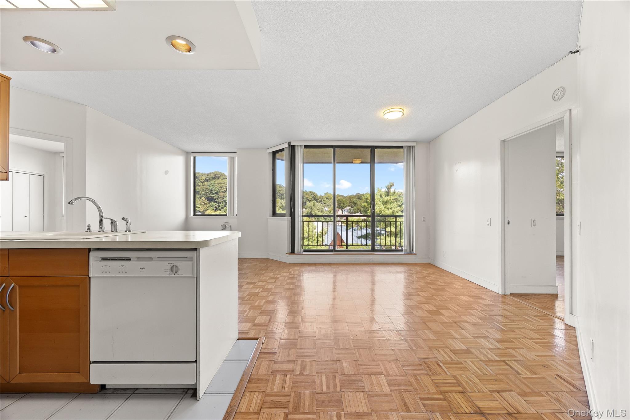 #5 photo, 50 E Hartsdale Avenue, Hartsdale , NY 10530