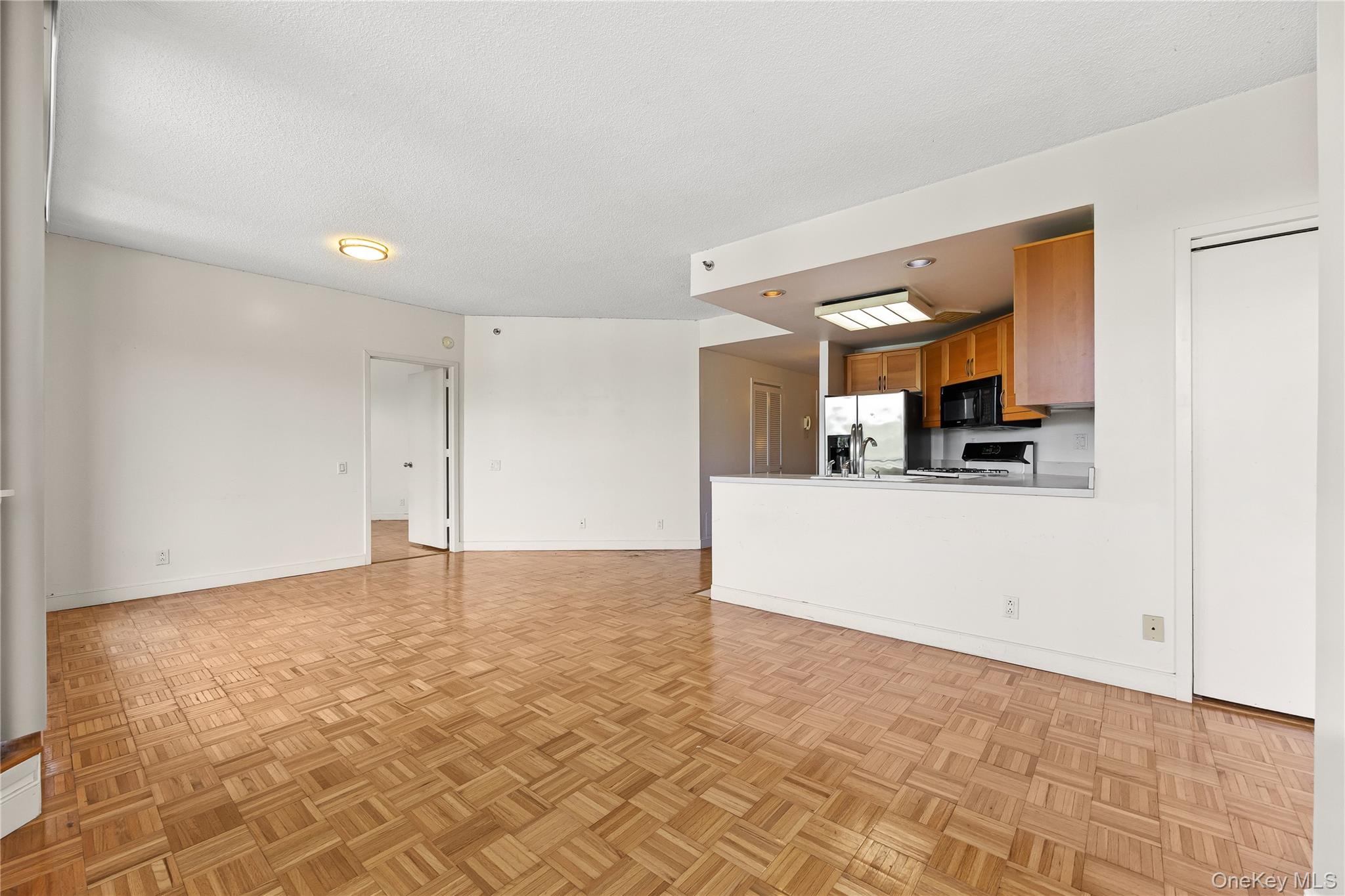 #9 photo, 50 E Hartsdale Avenue, Hartsdale , NY 10530