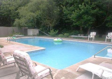 #2 photo, 49 Winston Drive, サフォーク郡 Brentwood , NY 11717