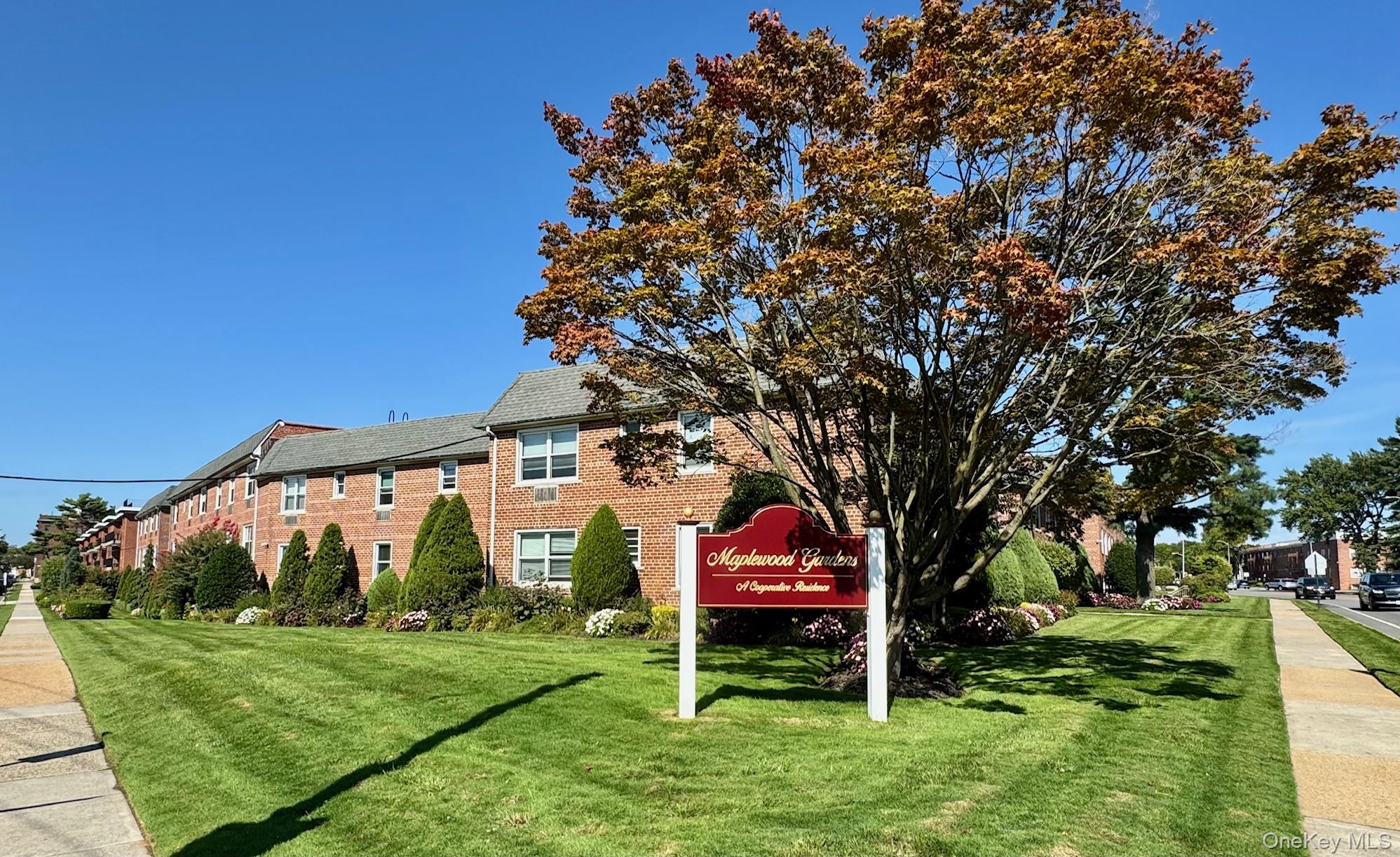 #1 photo, 124 Park Avenue, Rockville Centre , NY 11570