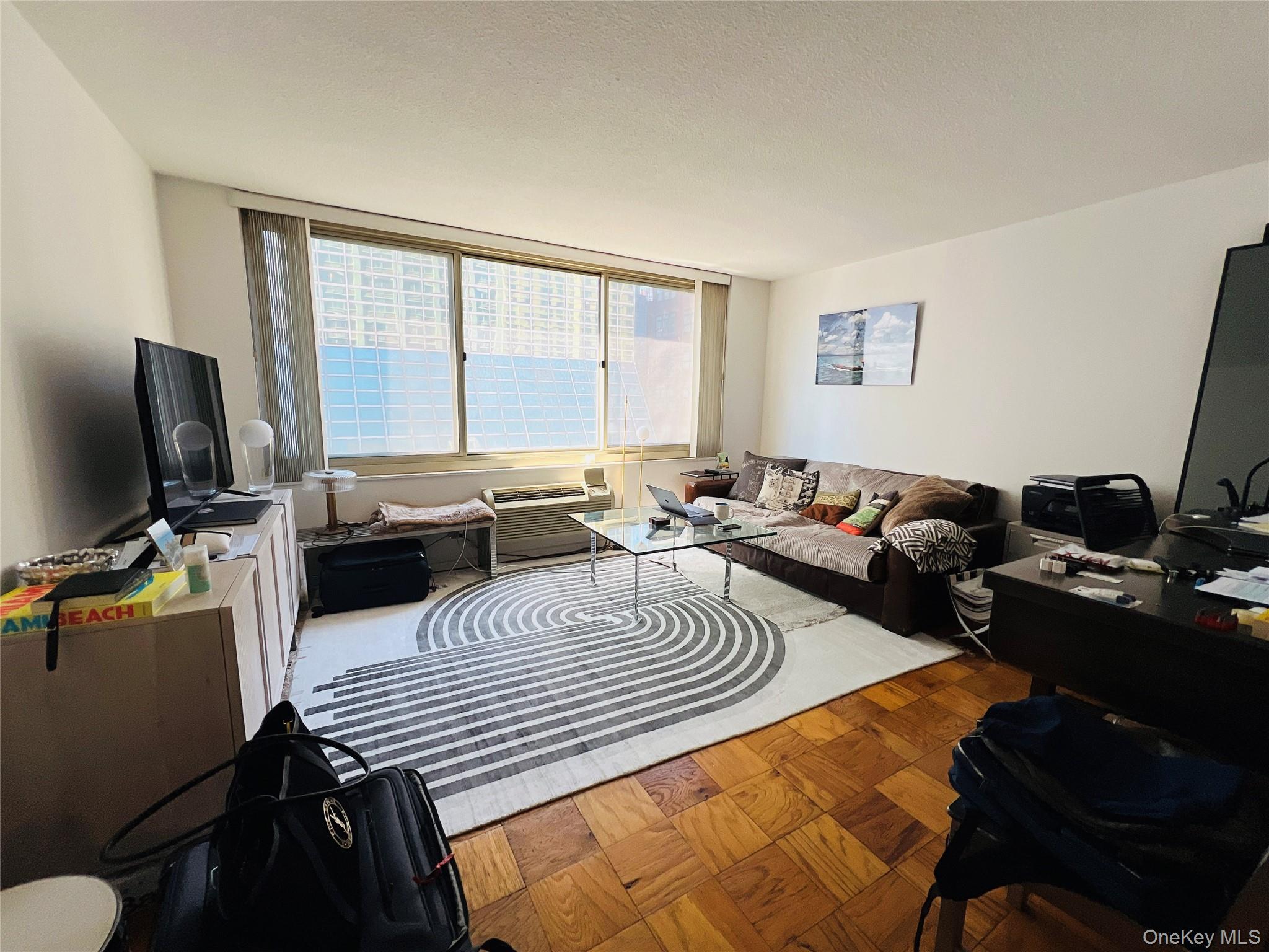 #1 photo, 333 E 45th Street, マンハッタン New York (Manhattan) , NY 10017