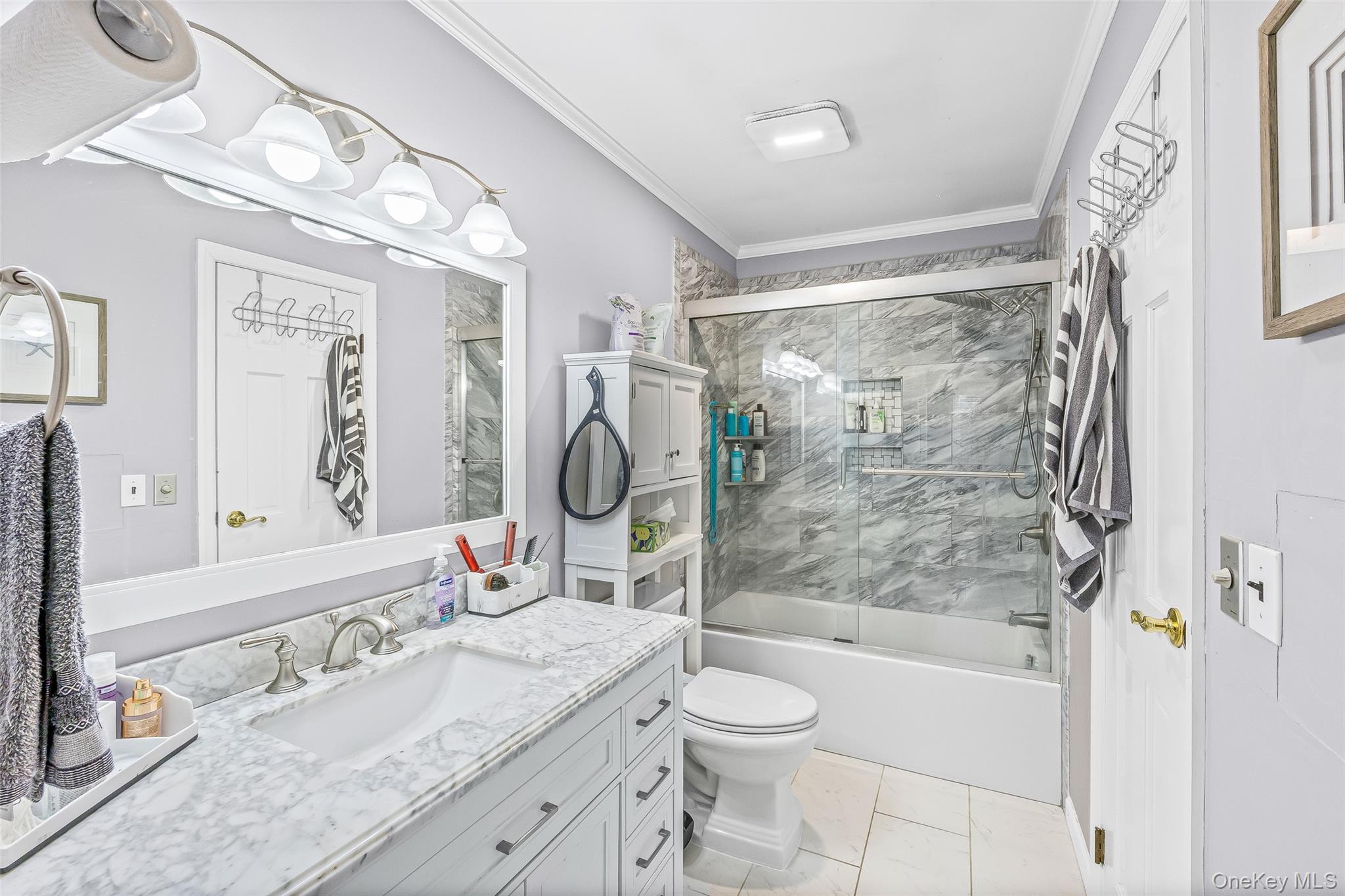 #14 photo, 6 Fox Path, サフォーク郡 Coram , NY 11727