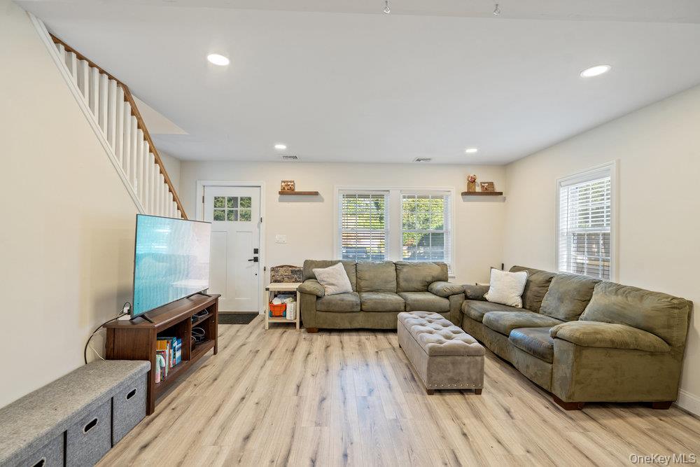 #5 photo, 41 Eatondale Avenue, سوفولك Blue Point , NY 11715