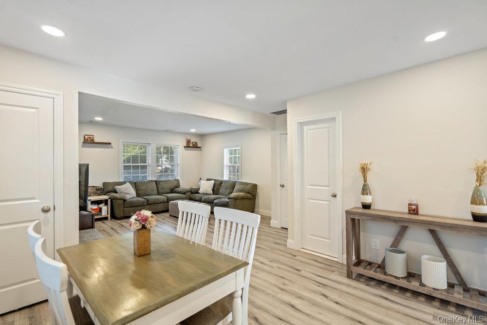 #9 photo, 41 Eatondale Avenue, سوفولك Blue Point , NY 11715