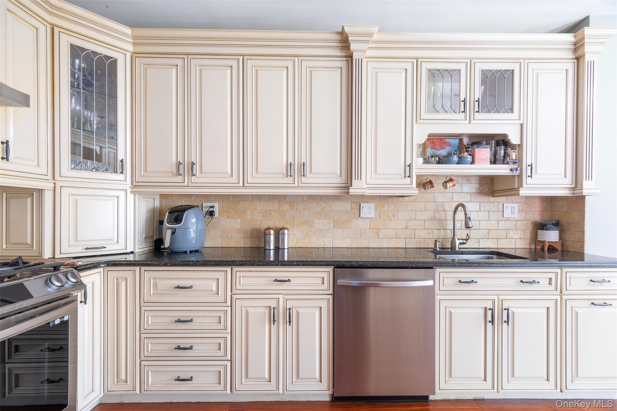 #5 photo, 982 Split  Rock Road, Pelham , NY 10803