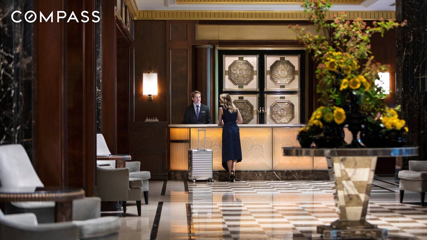 #9 photo, 160 Central Park S, マンハッタン Central Park South , NY 10019