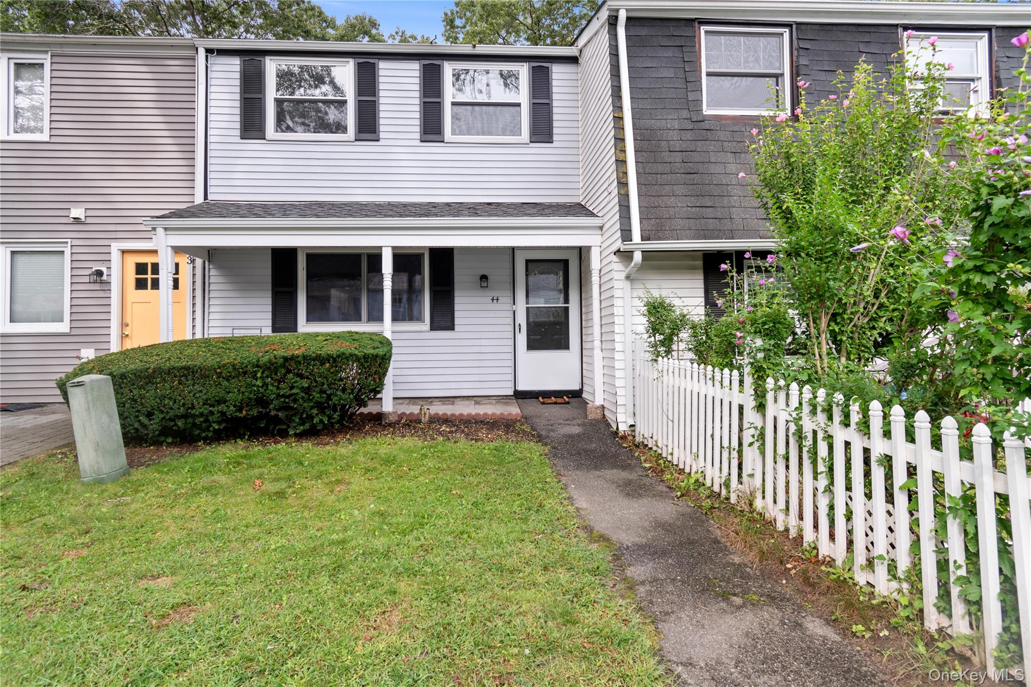 #1 photo, 44 Wooded Way, Calverton , NY 11933