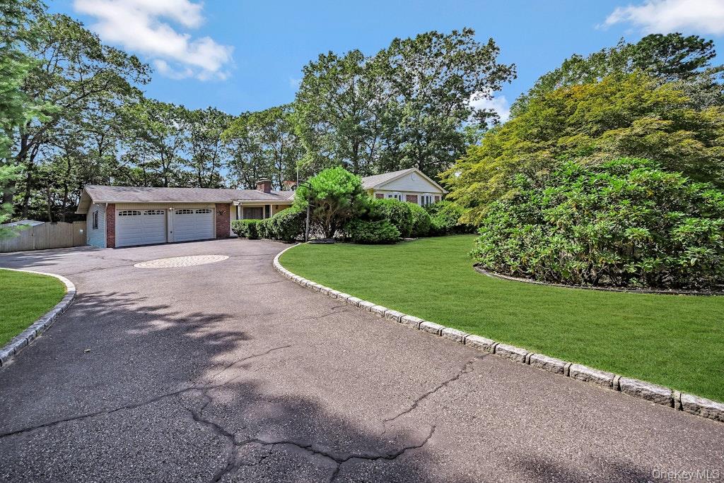 #1 photo, 61 Seward Drive, 东长岛 Dix小山 Dix Hills , NY 11746