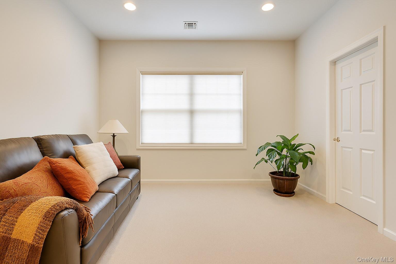 #12 photo, 18 Hamlet Drive, ナッソー郡 Plainview , NY 11803