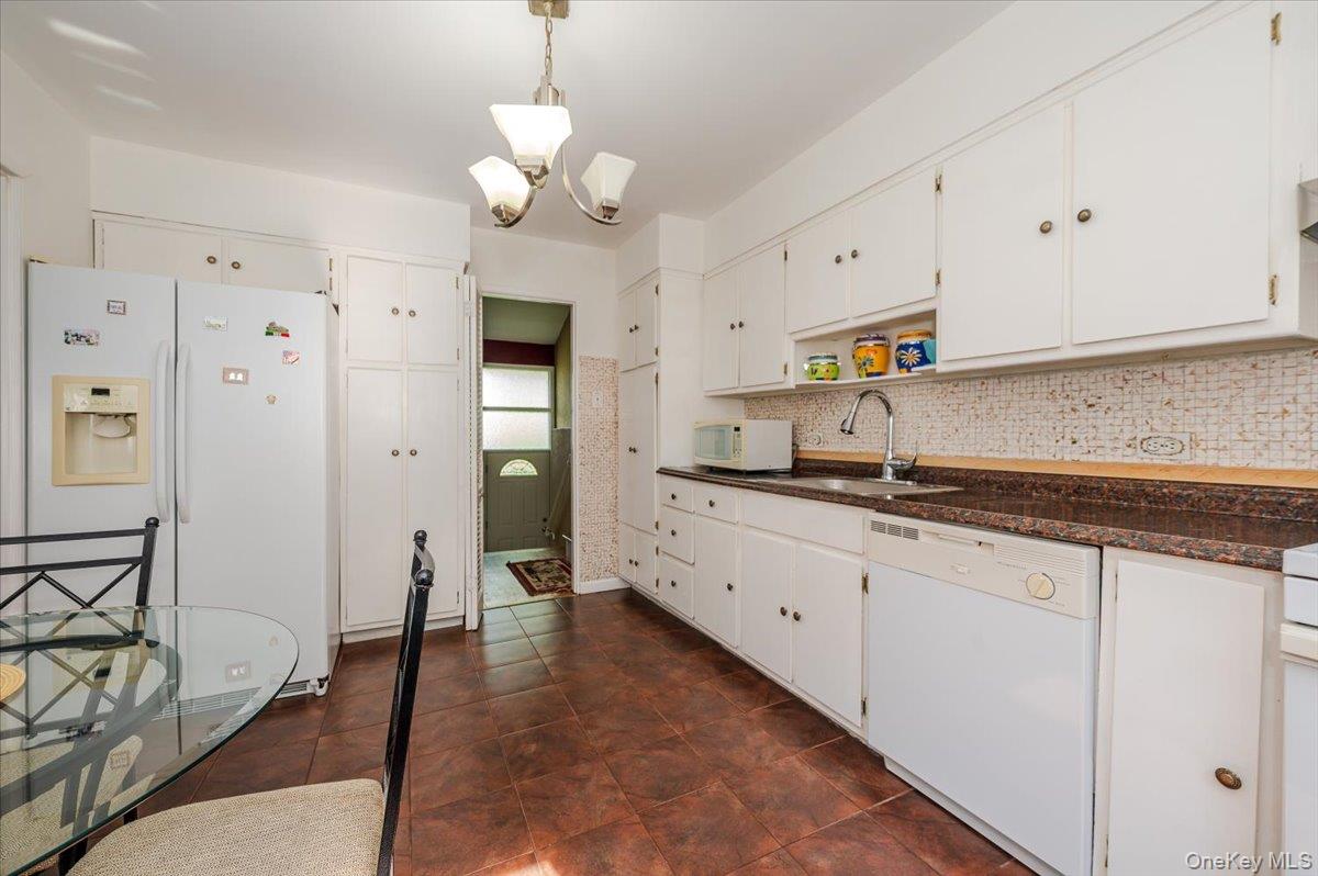 #3 photo, 79 E Deer Park Road, 东长岛 Dix小山 Dix Hills , NY 11746