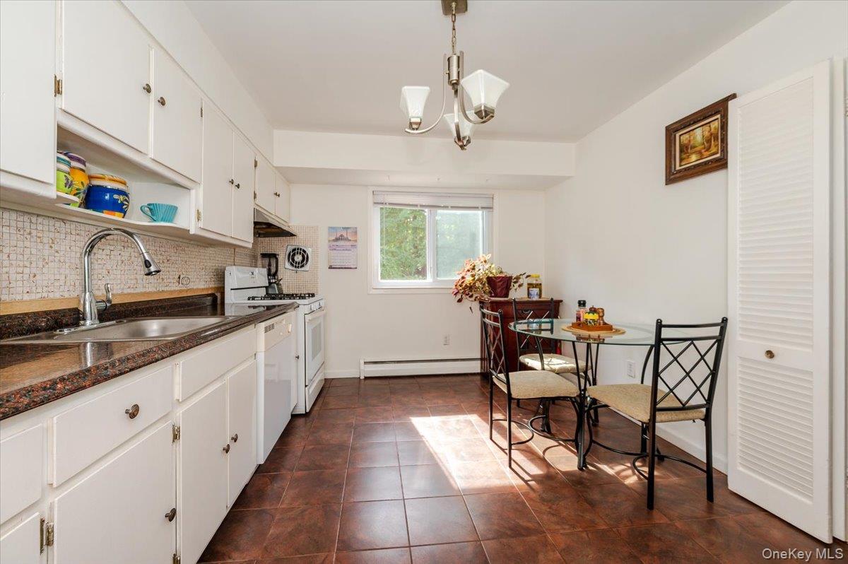 #4 photo, 79 E Deer Park Road, 东长岛 Dix小山 Dix Hills , NY 11746