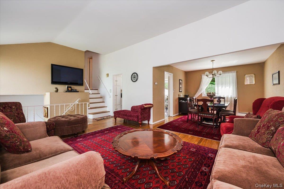 #9 photo, 79 E Deer Park Road, 东长岛 Dix小山 Dix Hills , NY 11746