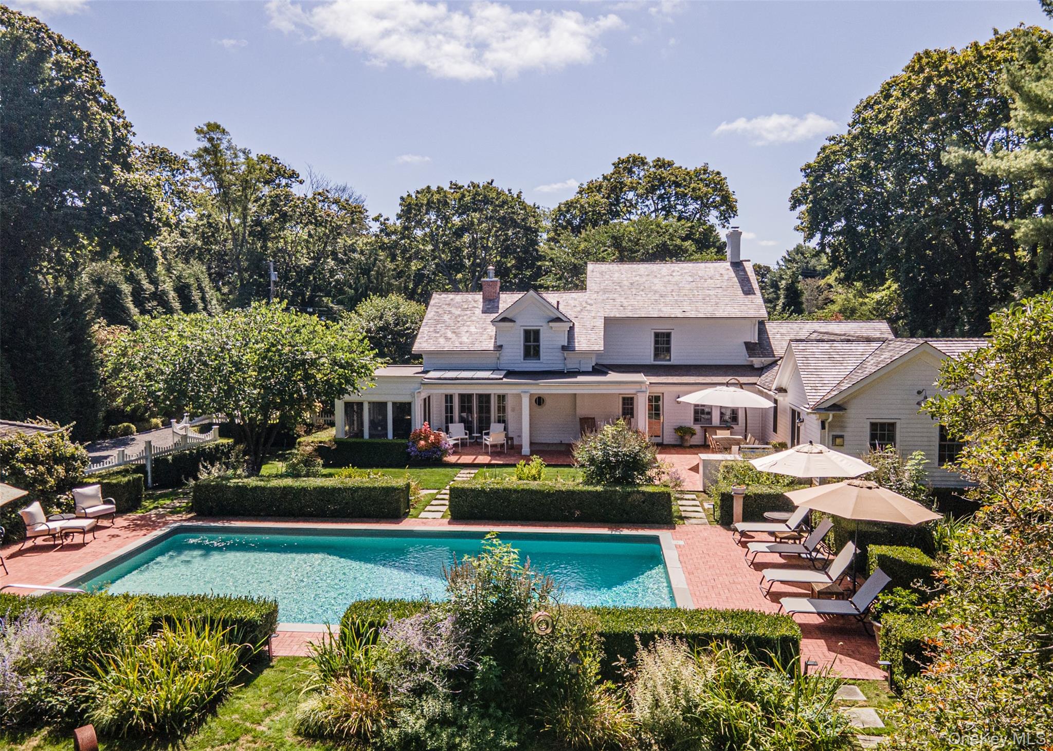 #1 photo, 92 S Country Road, 东长岛 Remsenburg , NY 11960