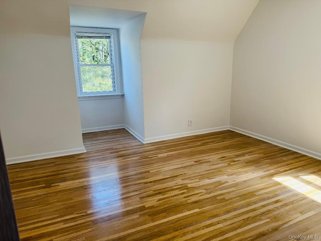 #20 photo, 8012 188th Street, クイーンズ区 Jamaica Estates , NY 11423