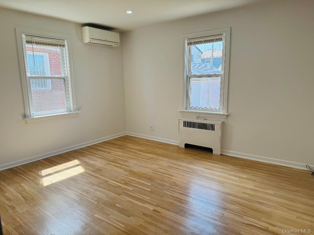 #9 photo, 8012 188th Street, クイーンズ区 Jamaica Estates , NY 11423