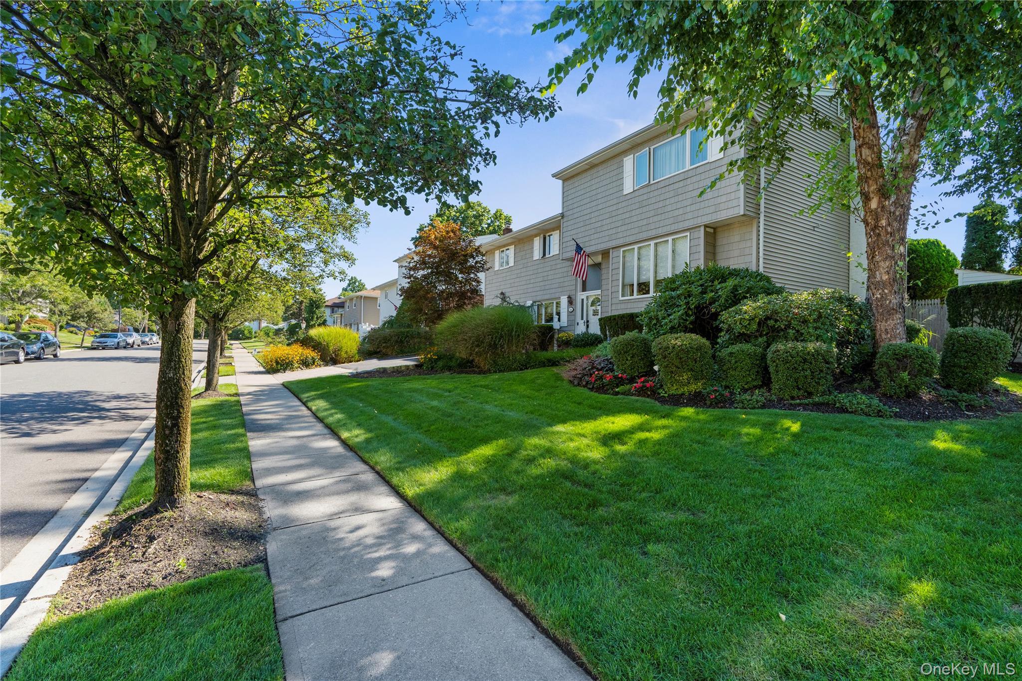 #4 photo, 14 Jane Drive, Old Bethpage , NY 11804