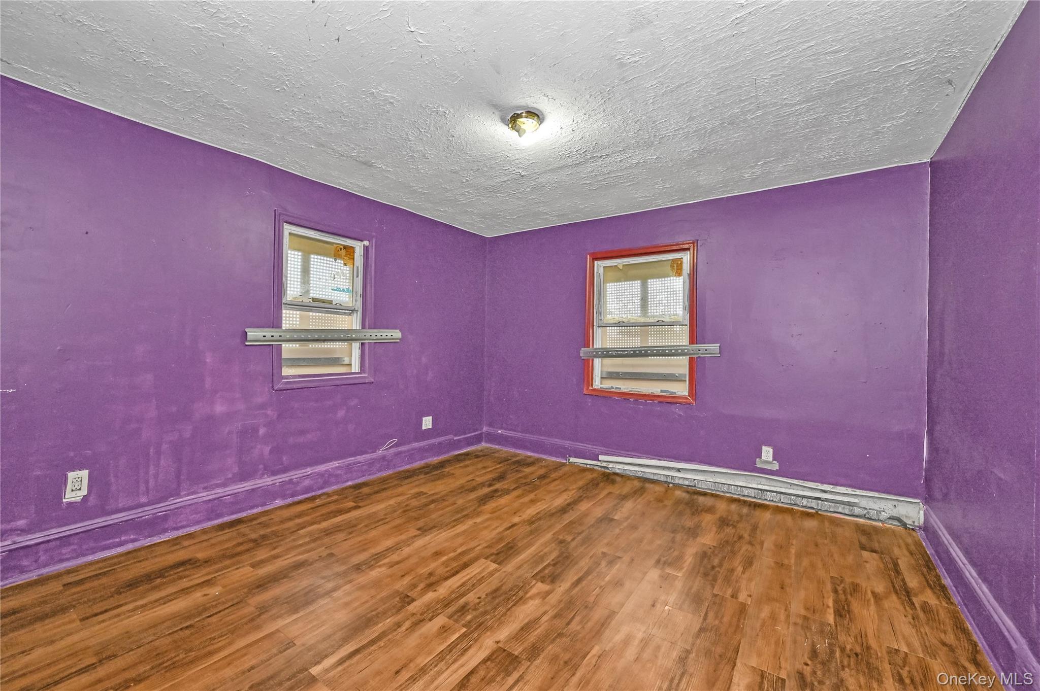 #12 photo, 20 E Roosevelt Avenue, ナッソー郡 Roosevelt , NY 11575