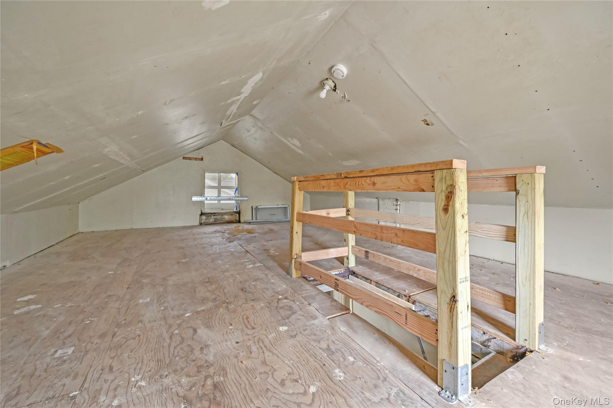 #15 photo, 20 E Roosevelt Avenue, ナッソー郡 Roosevelt , NY 11575