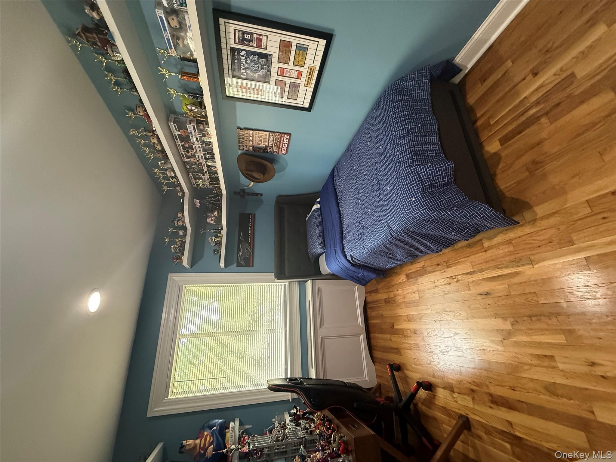 #11 photo, 18-21 215th Street, クイーンズ区 Bayside , NY 11360