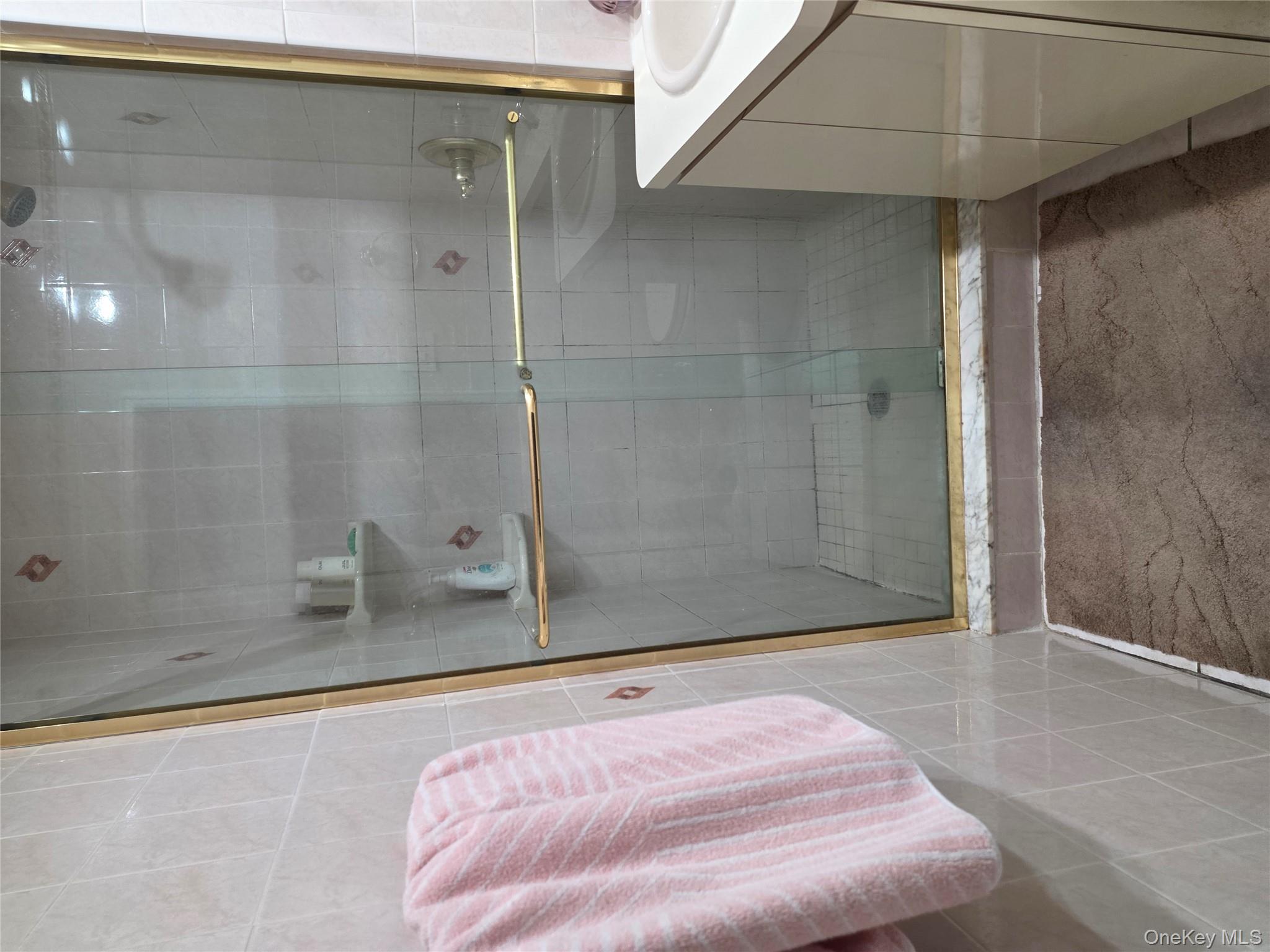 #14 photo, 18-21 215th Street, クイーンズ区 Bayside , NY 11360