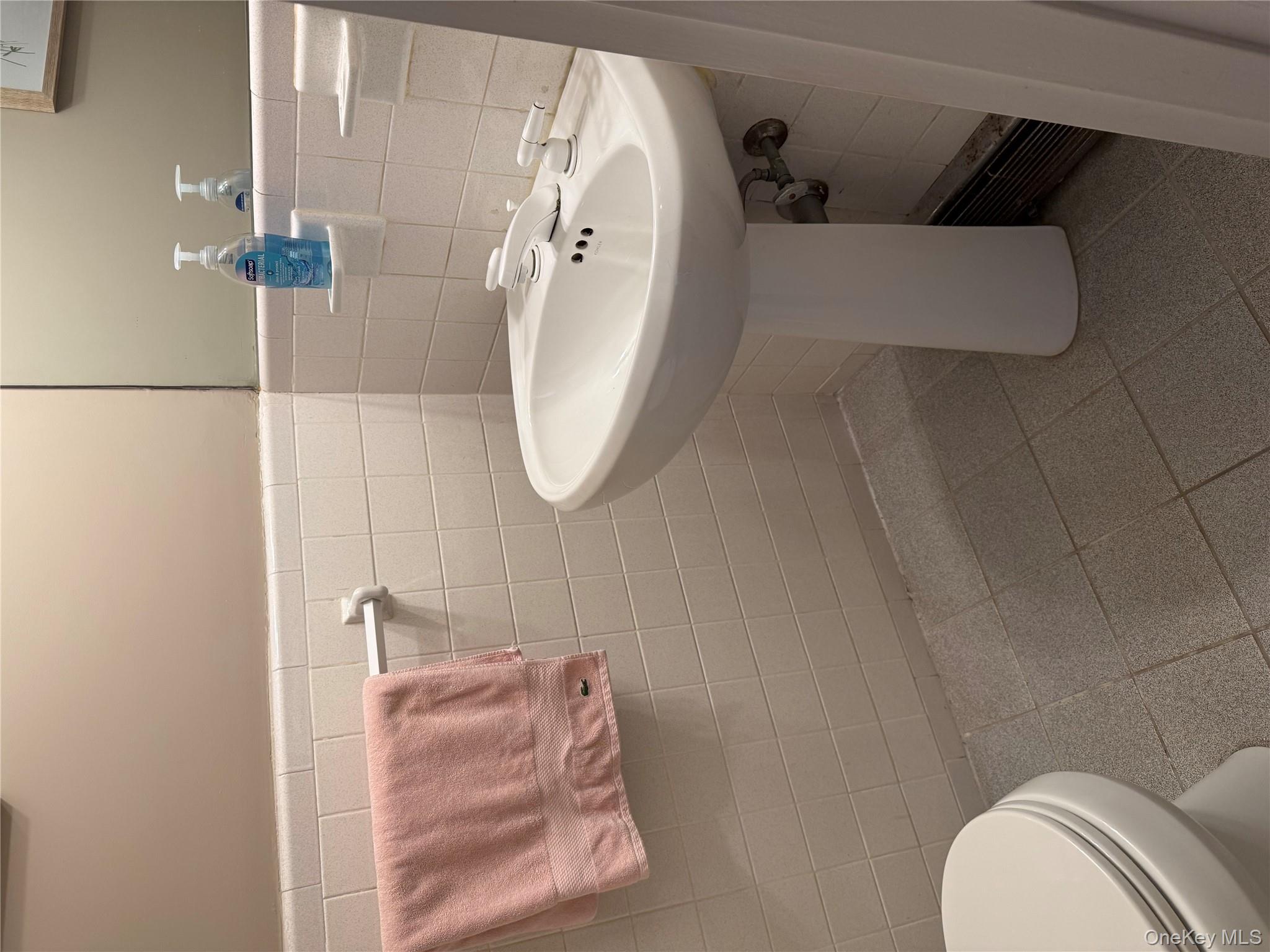 #16 photo, 18-21 215th Street, クイーンズ区 Bayside , NY 11360