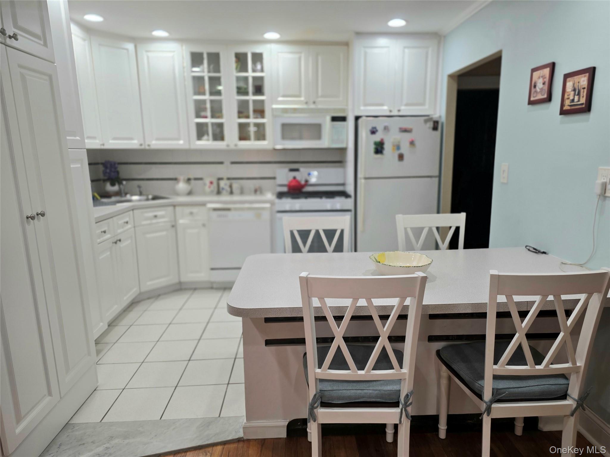 #2 photo, 18-21 215th Street, クイーンズ区 Bayside , NY 11360