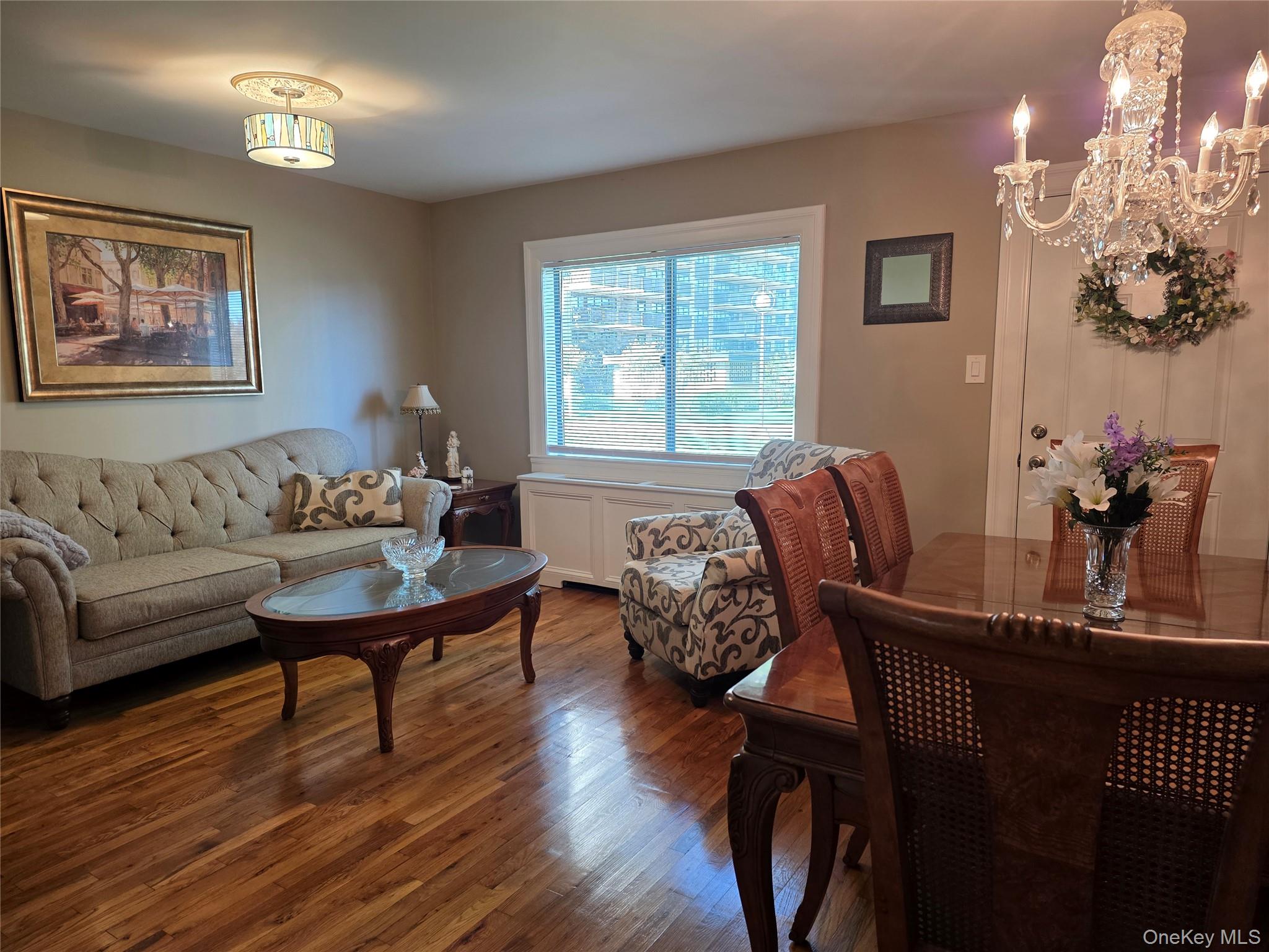 #4 photo, 18-21 215th Street, クイーンズ区 Bayside , NY 11360