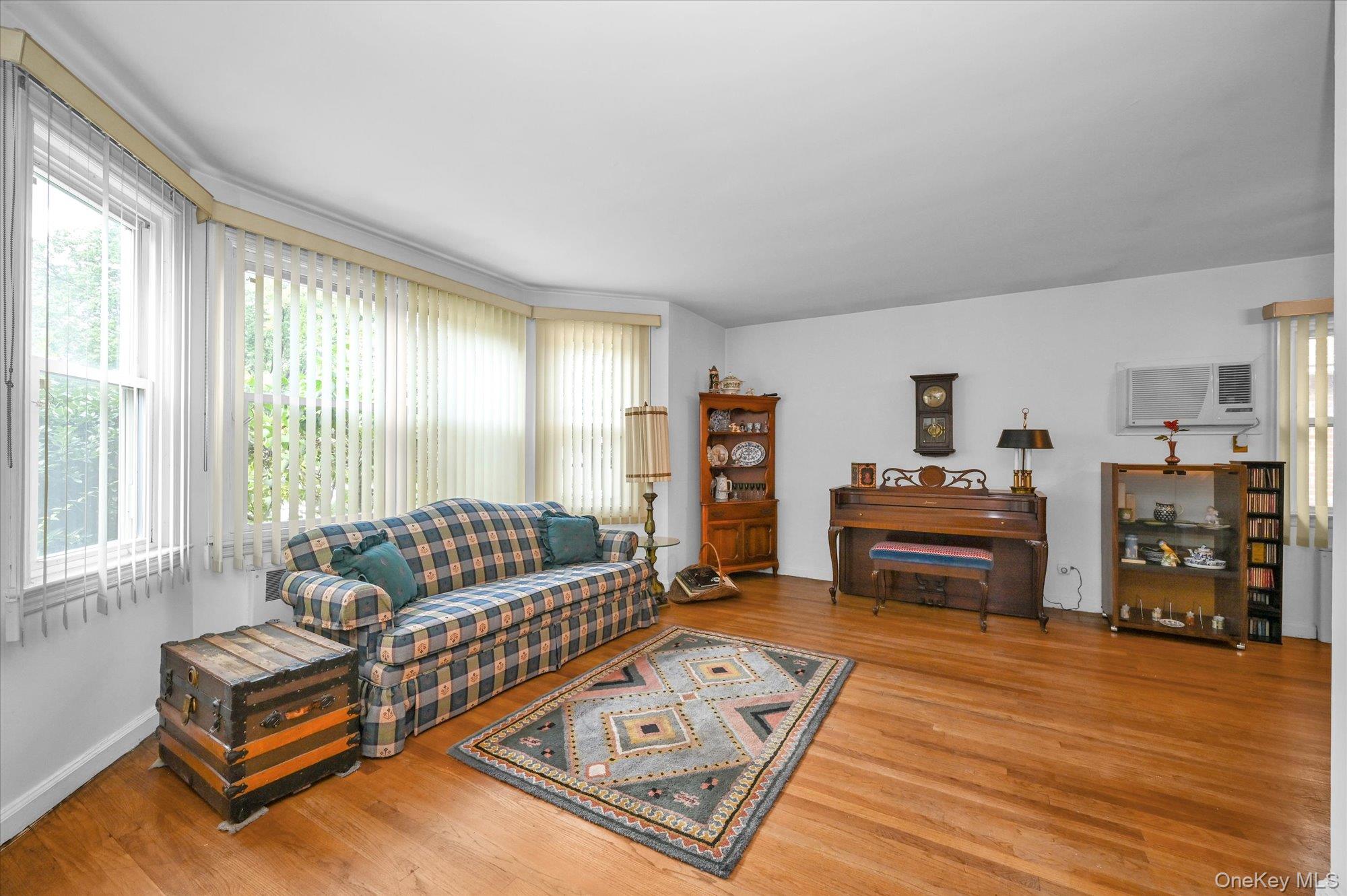 #5 photo, 82-11 232nd Street, Bellerose Manor , NY 11427