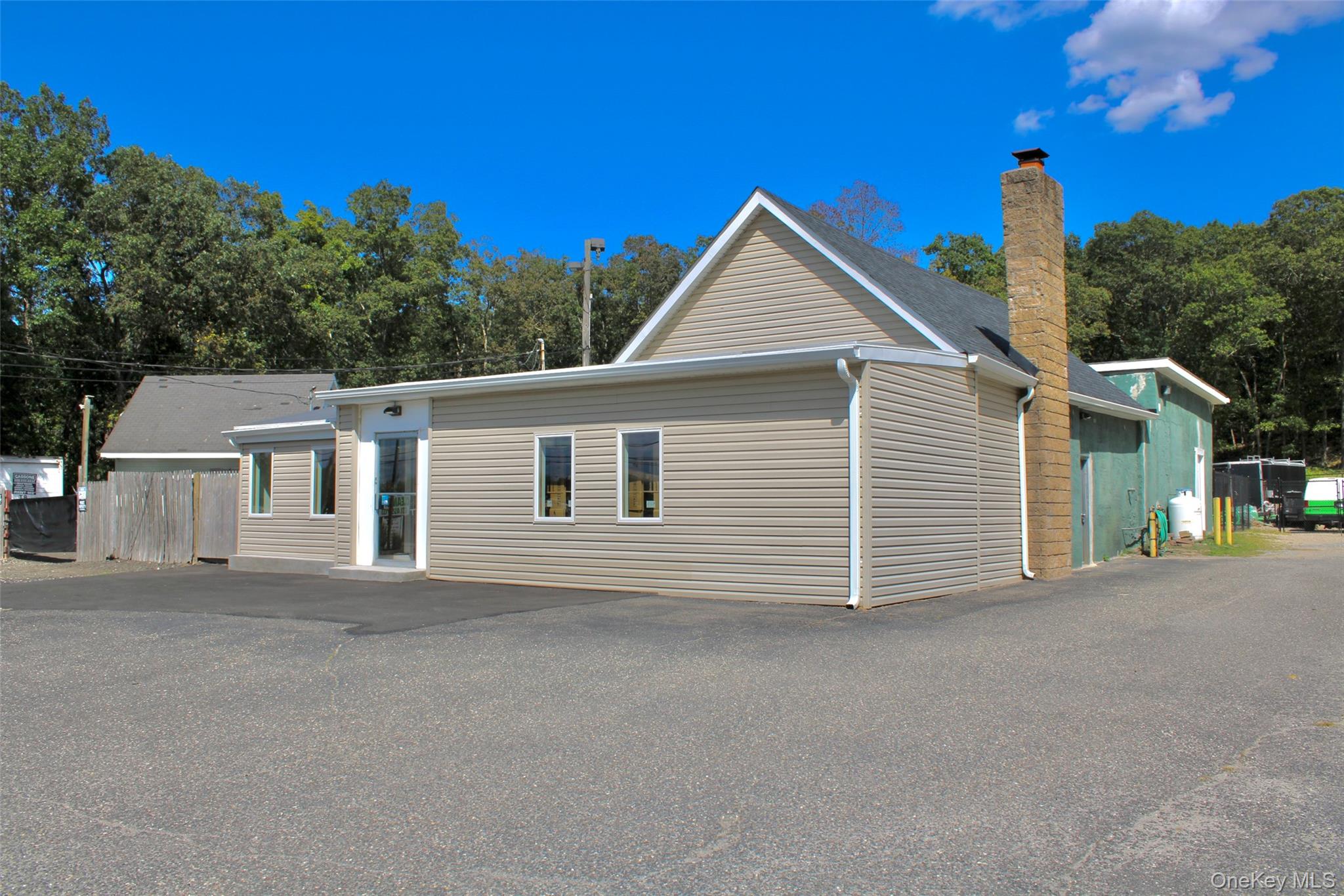 #2 photo, 119 Rocky Point Road, サフォーク郡 Middle Island , NY 11953