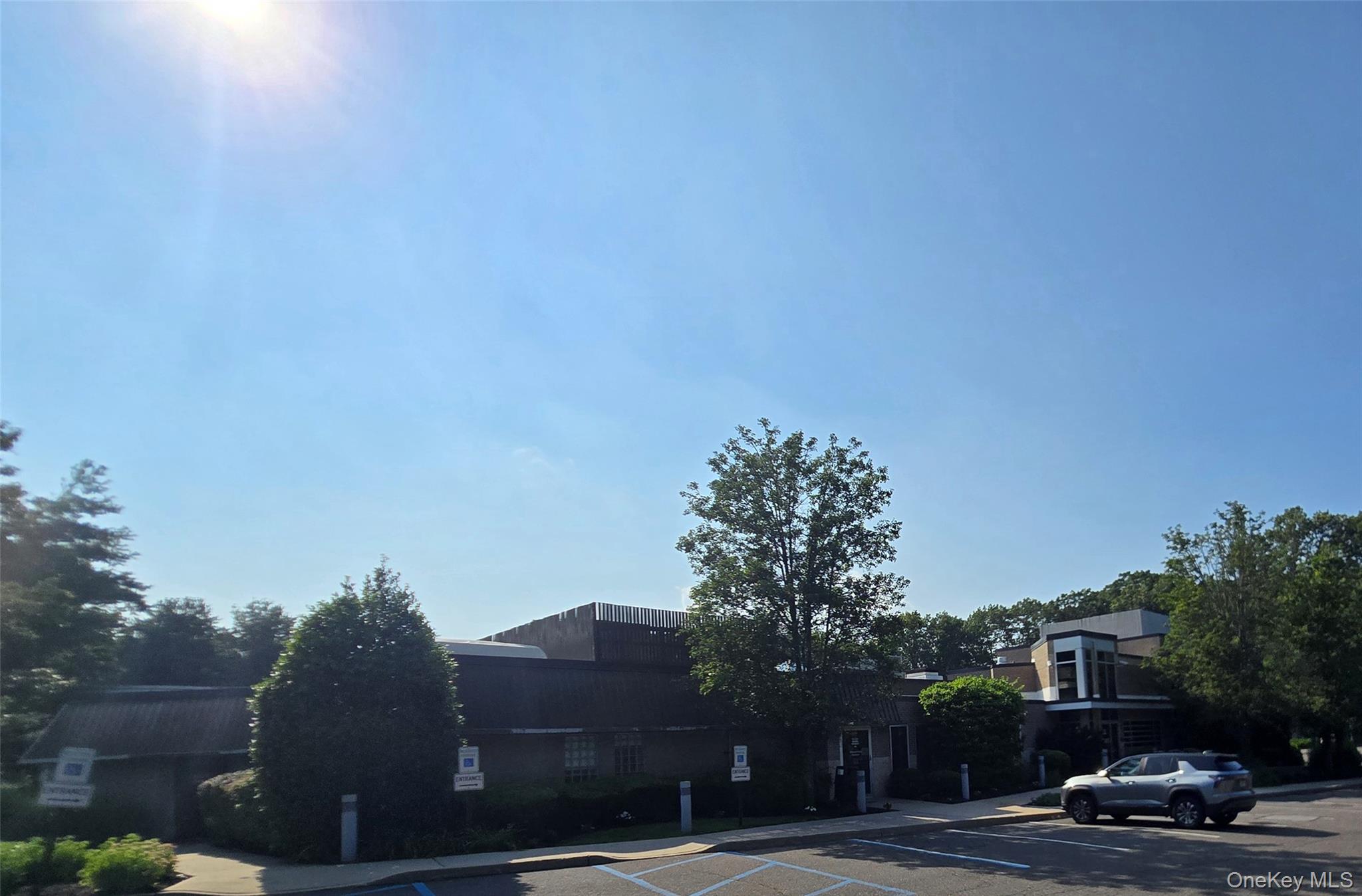 #1 photo, 987 W Jericho Turnpike, 东长岛 史密斯敦 Smithtown , NY 11787