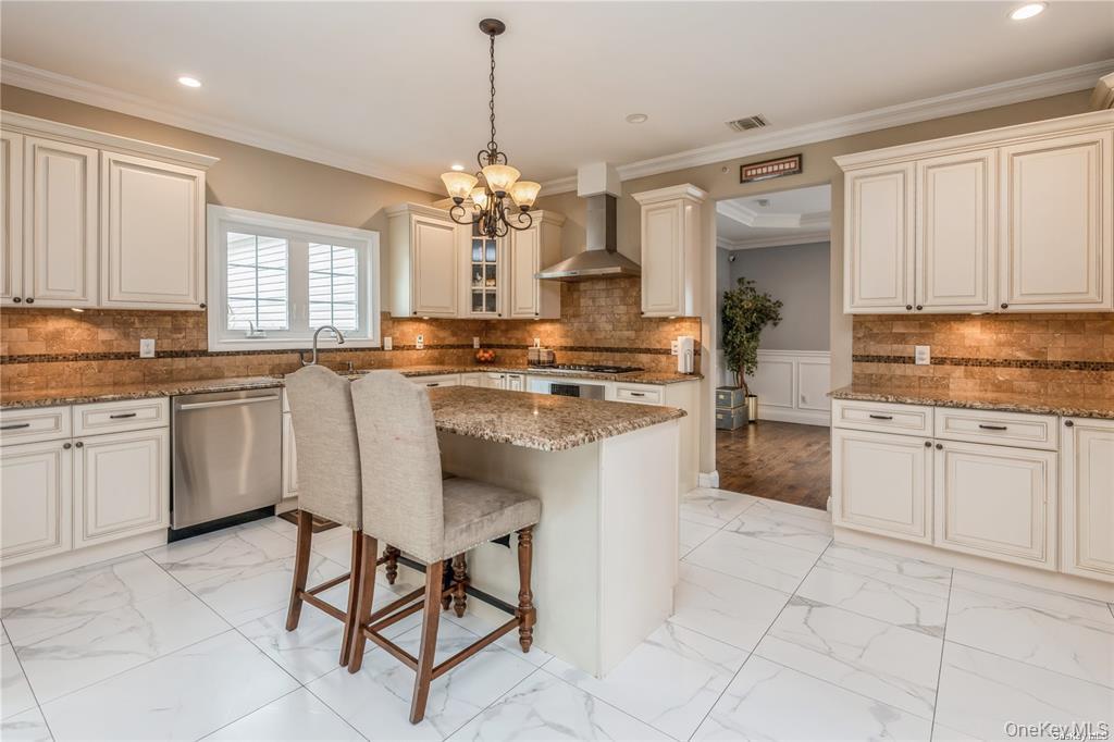 #4 photo, 45 Meeting Lane, ナッソー郡 Hicksville , NY 11801