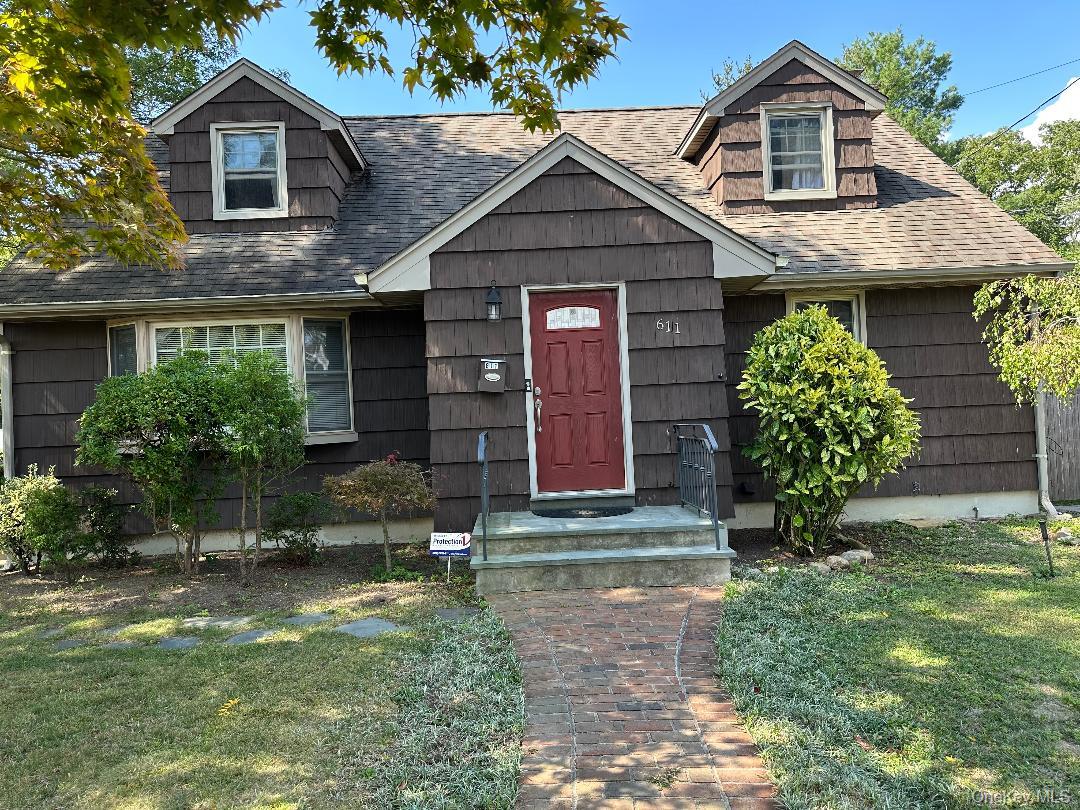 #1 photo, 611 Asharoken Boulevard, サフォーク郡 Bay Shore , NY 11706