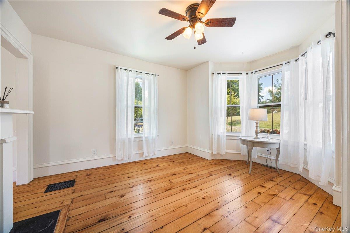 #5 photo, 26 High Street, Warwick , NY 10990