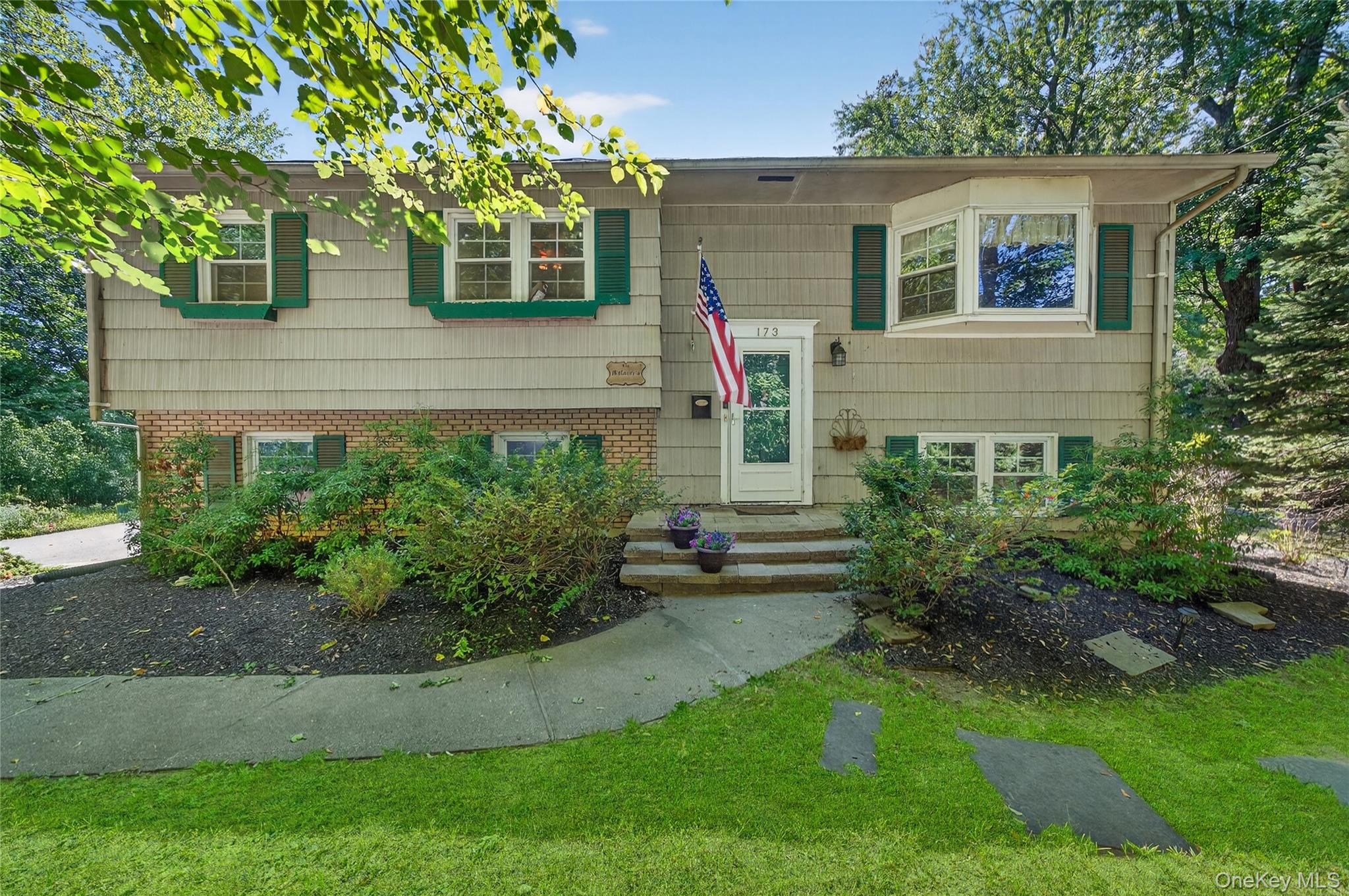 #1 photo, 173 Oak Tree Road, Tappan , NY 10983